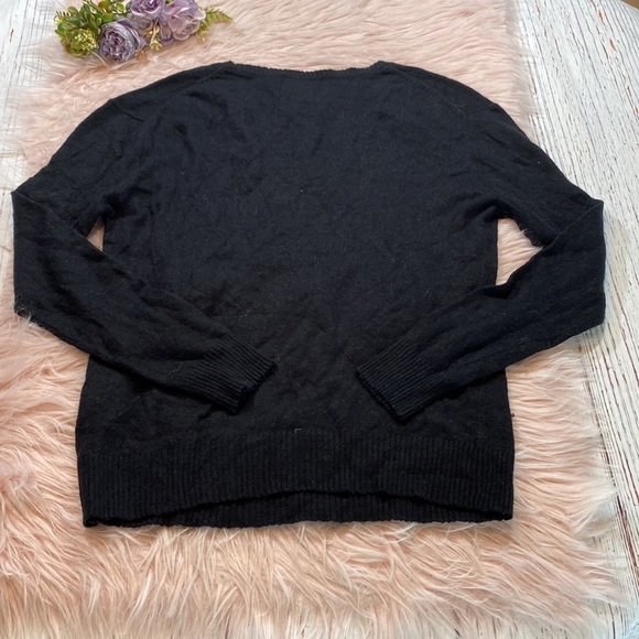 Wildfox White Label Black Jumper with Daisy Sequins sz XS - Picture 11 of 11